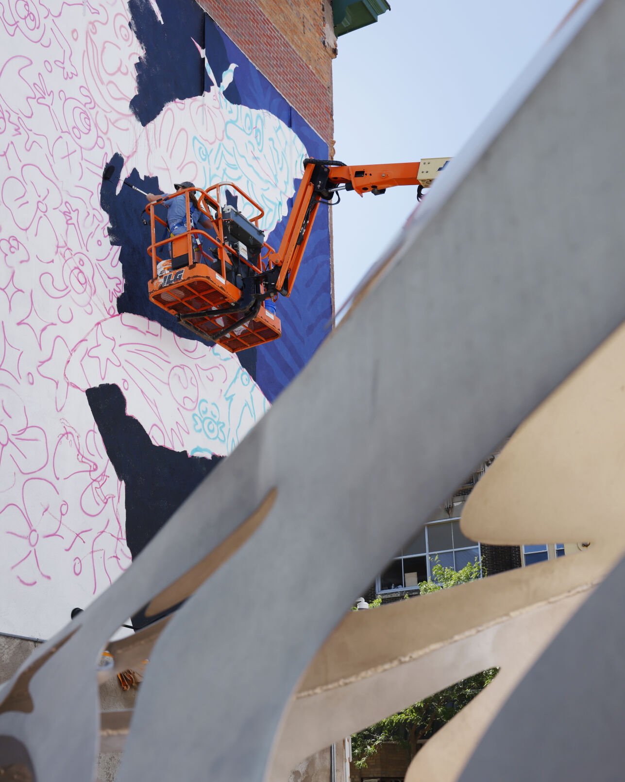 060624-qc-nws-rockislandmural 7.jpg